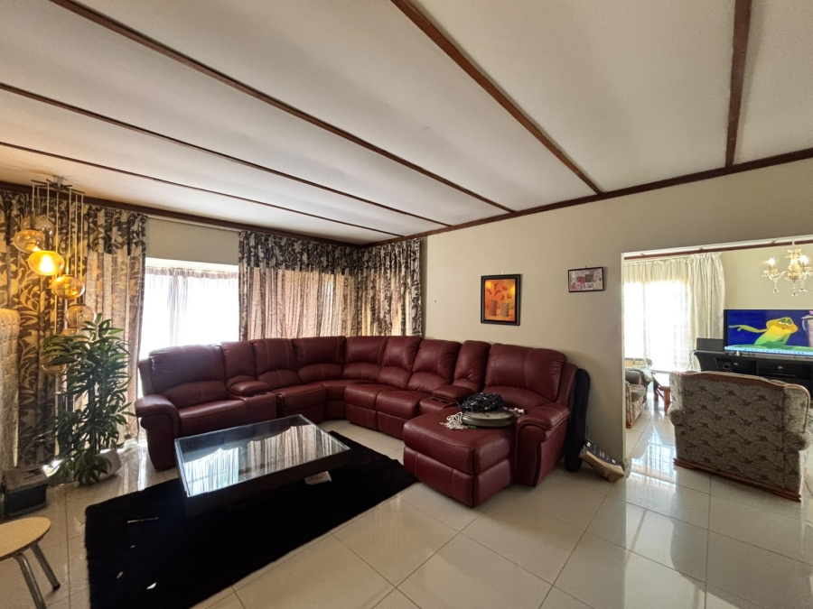 5 Bedroom Property for Sale in Adamayview North West